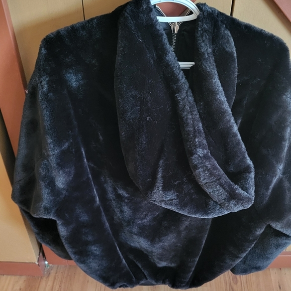 Soft, reversible jacket. - Picture 2 of 7